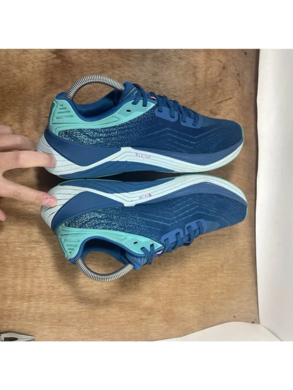 Topo Ultrafly 5 Women's Size 9 Running Shoes Blue/Aqua colorway